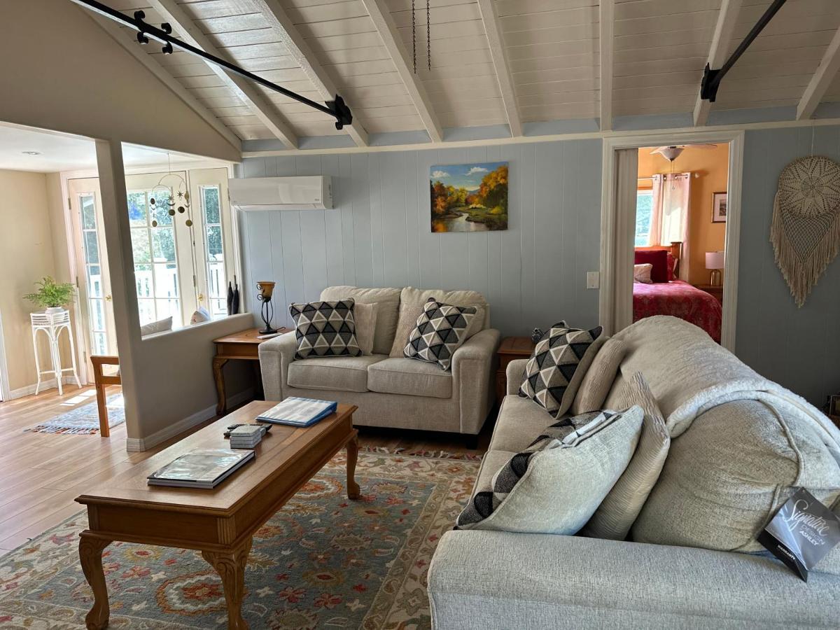 Blue Bird Cottage - Pet Friendly จูเลียน ภายนอก รูปภาพ